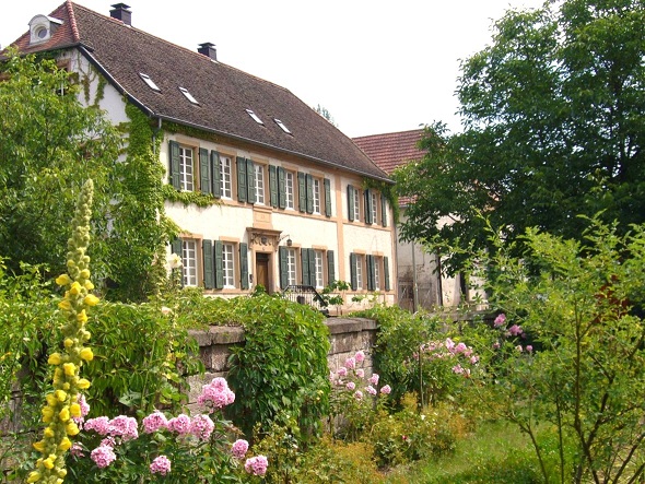 Gartenansicht des Seminarhauses